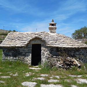 Four à pain au hameau du Villaret (48)