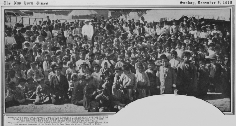 Réfugiés arméniens évacués par la Marine française en 1915 à Musa Dagh et transférés à Port-Saïd.