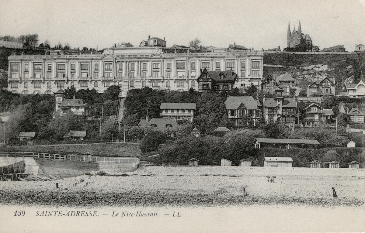 Carte postale de l’immeuble Dufayel siège du gouvernement belge