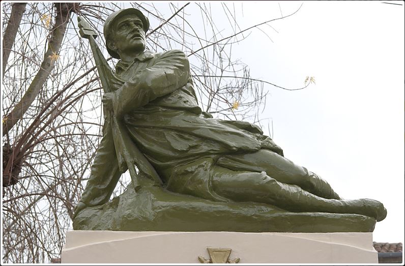 Léran, monument aux morts de Nicolas Grandmaison.