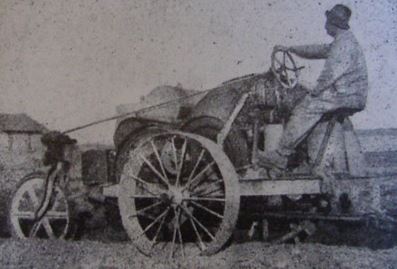 Tracteur Big Bull distribué par le Comptoir Agricultural Schweitzer et Cie à Paris 86 rue de Frandre.