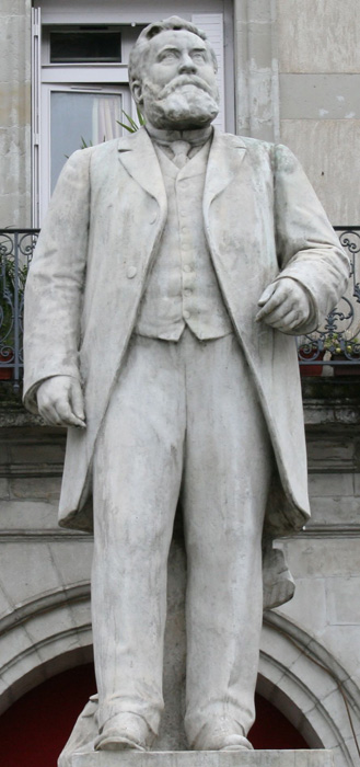 Castres (Tarn) - Statue de Jaurès
