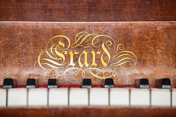 Piano Erard (c) amélie Boyer, Inventaire général Région Occitanie