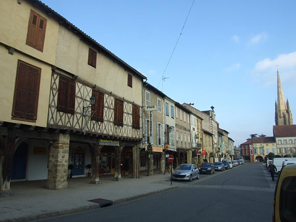 Place de l'hôtel de ville, Maricac (c) François Xavier Maillart, Inventaire général Région Occitanie