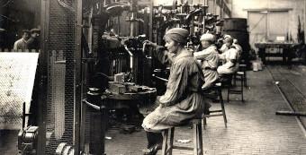 Poudrerie - femmes au travail