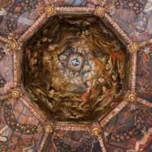 Détail de la coupole centrale du plafond de la nef. Chapelle des pénitents noirs, Villefranche-de-Rouergue (12)