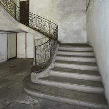 Grand escalier du logis,  usine de préparation de produits textiles et d'apprêt, Clermont-l'Hérault (34)