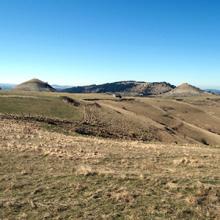 Vue des puechs d'Alègre et de Mariette, Les Bondons (48)
