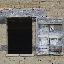 Détail de l'ouverture de l'étable d'une ferme à Molières (82)